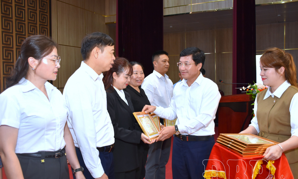 Hệ thống Mặt trận g&oacute;p phần quan trọng tổ chức th&agrave;nh c&ocirc;ng cuộc bầu cử