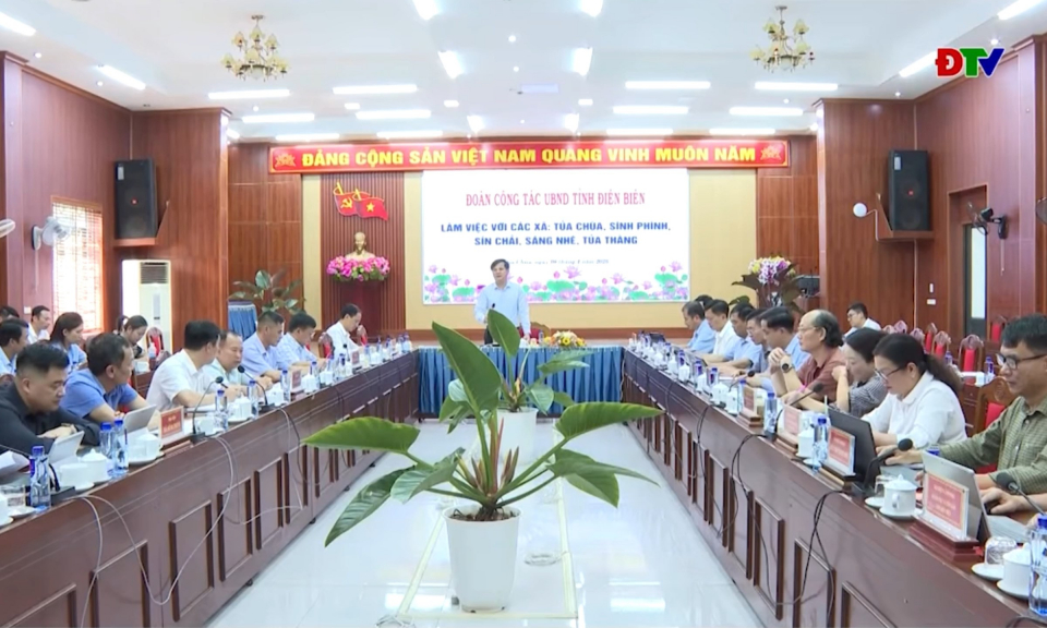 Ph&oacute; Chủ tịch Thường trực UBND tỉnh L&ograve; Văn Cương l&agrave;m việc với c&aacute;c x&atilde;: Tủa Ch&ugrave;a, S&iacute;nh Ph&igrave;nh, S&iacute;n Chải, S&aacute;ng Nh&egrave;, Tủa Th&agrave;ng