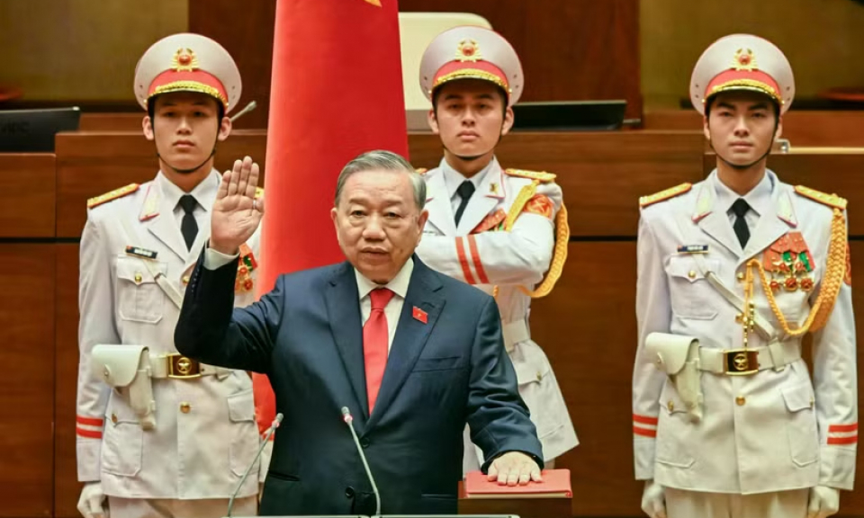 Truyền th&ocirc;ng quốc tế đưa tin đậm n&eacute;t về việc Việt Nam kiện to&agrave;n bộ m&aacute;y l&atilde;nh đạo cấp cao