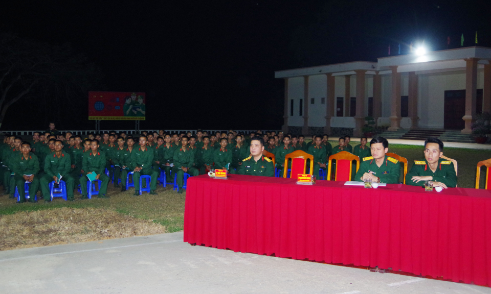 N&acirc;ng cao &yacute; thức chấp h&agrave;nh ph&aacute;p luật cho chiến sĩ mới