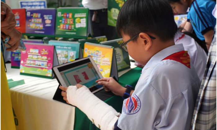 S&aacute;ch gi&aacute;o khoa điện tử kh&ocirc;ng được ch&egrave;n quảng c&aacute;o v&agrave; hiển thị c&aacute;c li&ecirc;n kết độc hại