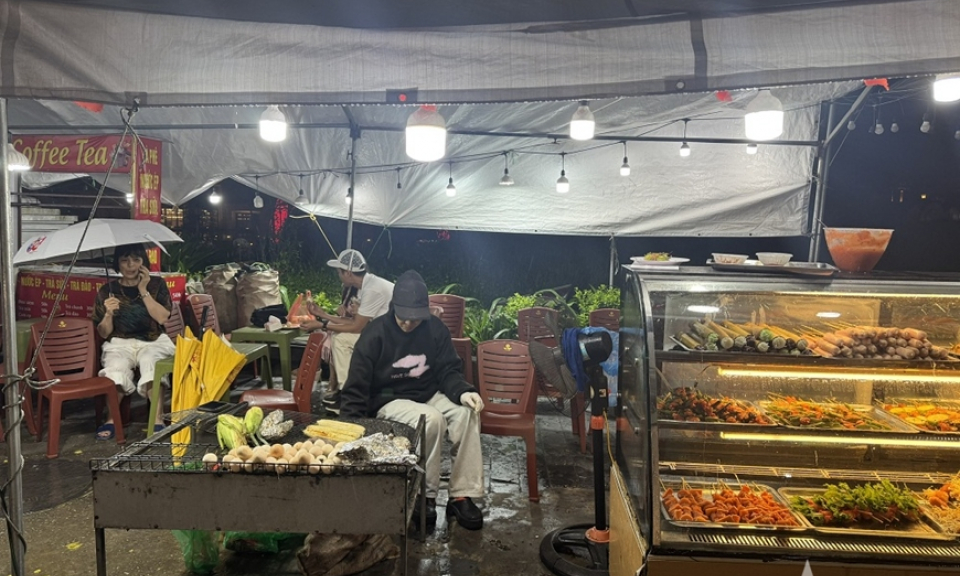 Siết chặt quản l&yacute; dịch vụ ăn uống, bếp ăn tập thể v&agrave; thức ăn đường phố