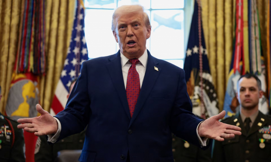 Tổng thống Trump lệnh hải qu&acirc;n Mỹ phong tỏa eo biển Hormuz