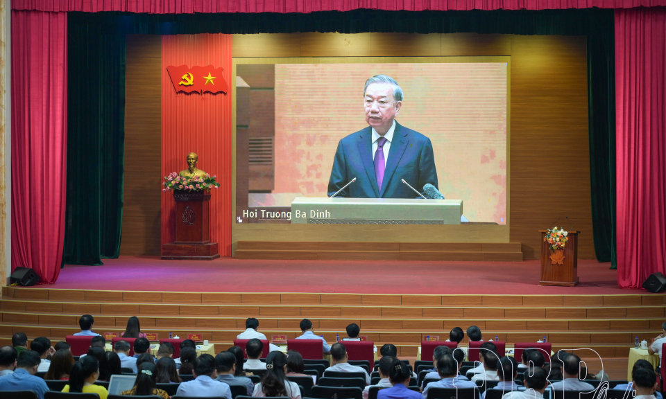 Hội nghị to&agrave;n quốc qu&aacute;n triệt v&agrave; triển khai Nghị quyết Hội nghị Trung ương lần thứ 2