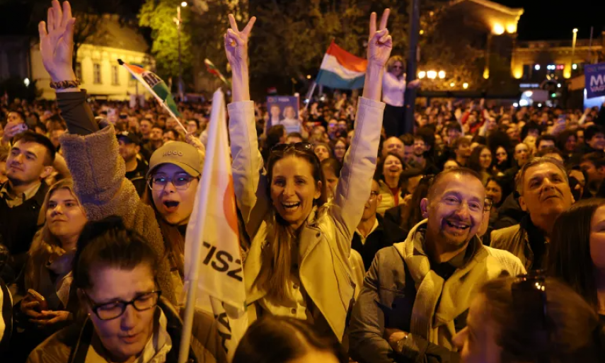 Phe đối lập chiến thắng &aacute;p đảo, chấm dứt 16 năm cầm quyền của Thủ tướng Hungary