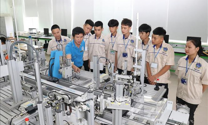 Lần đầu ti&ecirc;n quy định chức danh gi&aacute;o vi&ecirc;n sơ cấp hạng I, hạng II