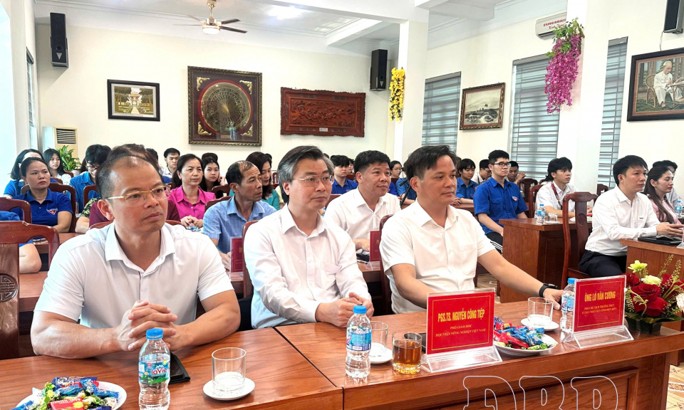 Định hướng khởi nghiệp, đổi mới s&aacute;ng tạo cho học sinh THPT