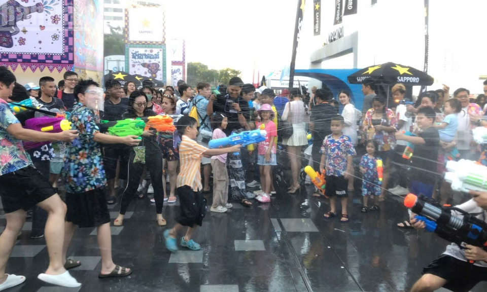 Songkran tạo động lực cho ng&agrave;nh c&ocirc;ng nghiệp kh&ocirc;ng kh&oacute;i Th&aacute;i Lan