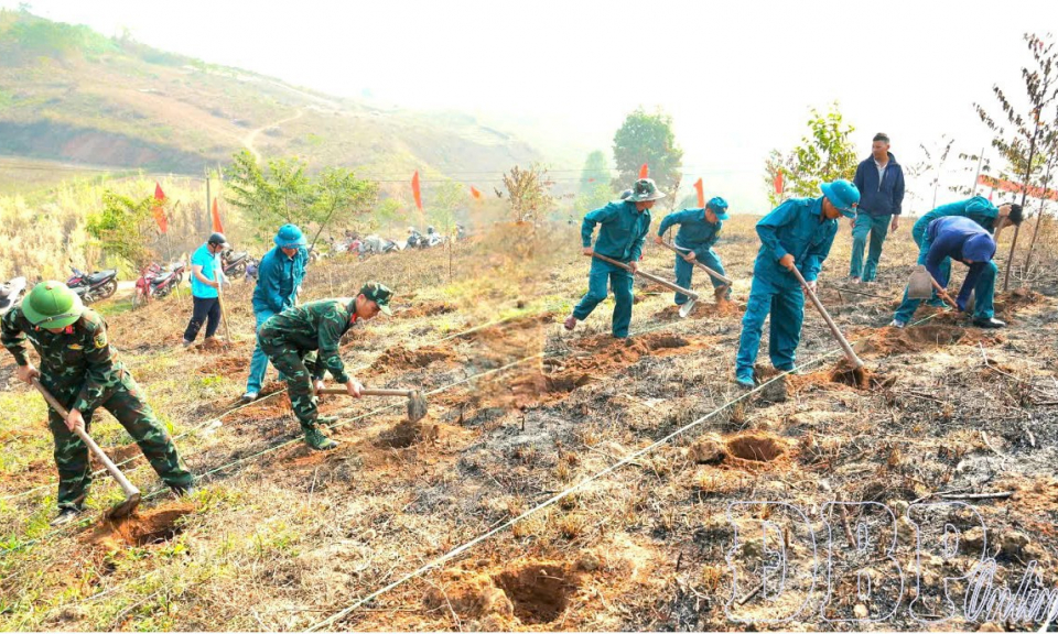 Thi đua đưa nghị quyết của Đảng v&agrave;o cuộc sống
