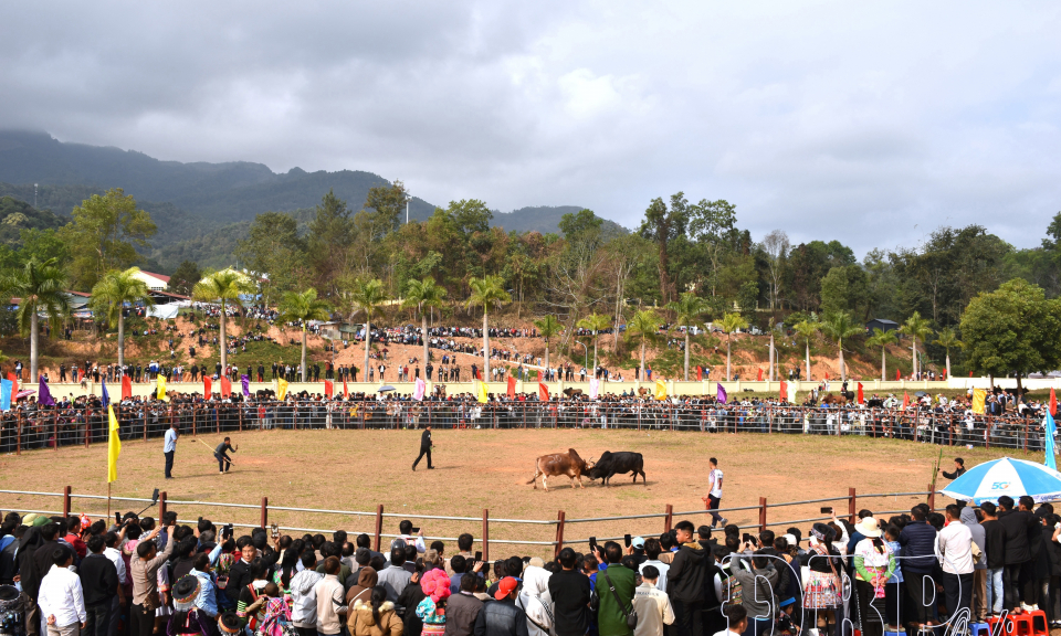 Khai th&aacute;c du lịch văn h&oacute;a
