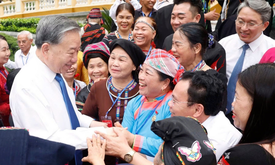 Giữ g&igrave;n hồn cốt d&acirc;n tộc để ph&aacute;t huy sức mạnh nội sinh, ph&aacute;t triển bền vững đất nước