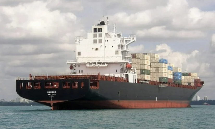 Mỹ bắt giữ t&agrave;u h&agrave;ng treo cờ Iran gần Hormuz, Tehran khẳng định đ&aacute;p trả