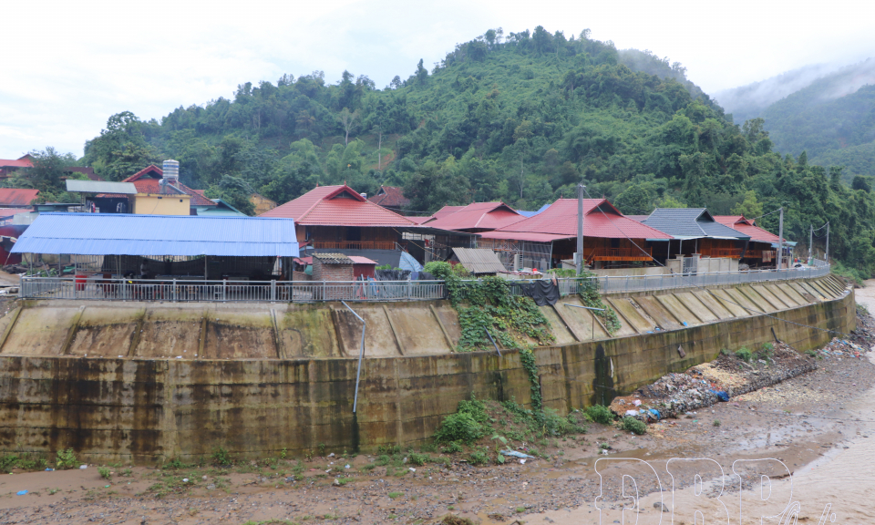 Di d&acirc;n khỏi v&ugrave;ng thi&ecirc;n tai