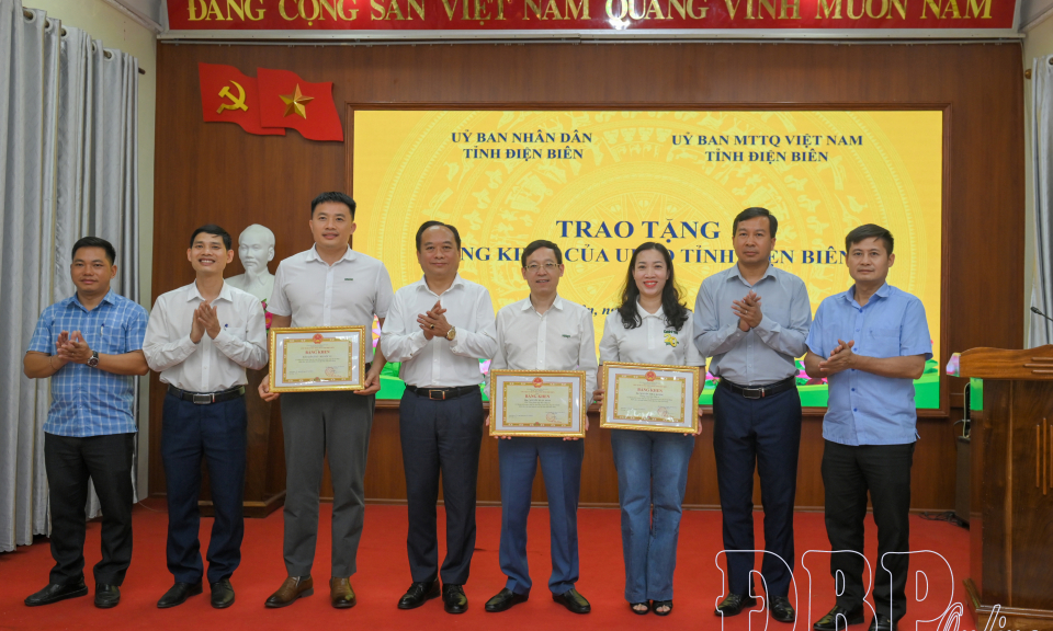 Tỉnh Điện Bi&ecirc;n khen thưởng B&aacute;o D&acirc;n tr&iacute;