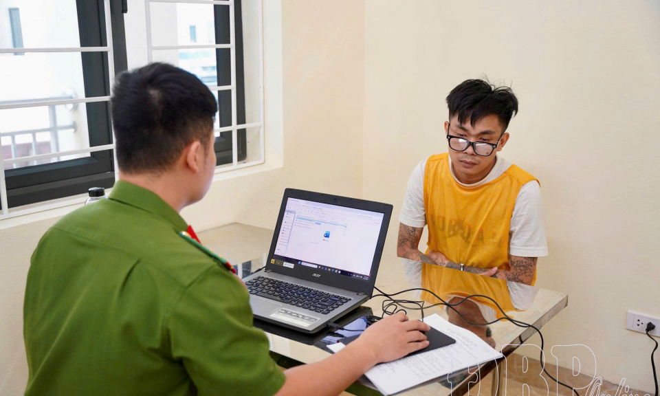 Đấu tranh, triệt ph&aacute; tội phạm tr&ecirc;n kh&ocirc;ng gian mạng