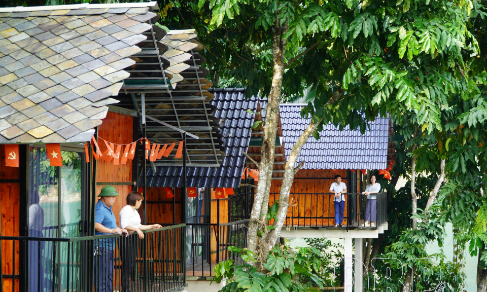 Đ&aacute;nh thức tiềm năng du lịch Tủa Th&agrave;ng