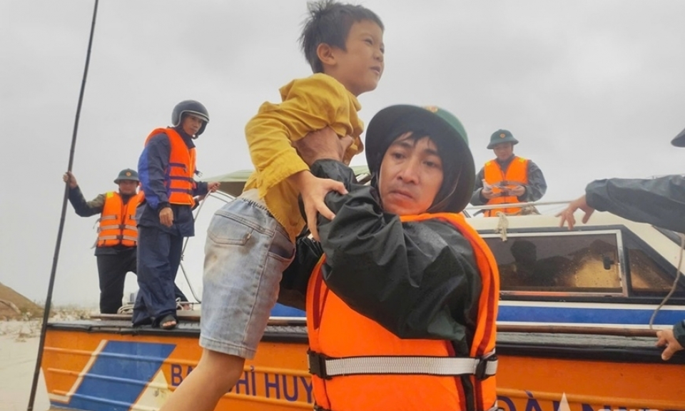 Dự kiến chế độ tiền thưởng mới với c&aacute;n bộ, c&ocirc;ng chức, vi&ecirc;n chức v&agrave; lực lượng vũ trang