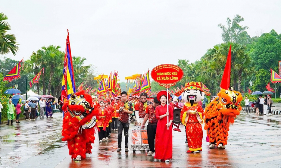 Độc đ&aacute;o nghi thức rước kiệu về Đền H&ugrave;ng