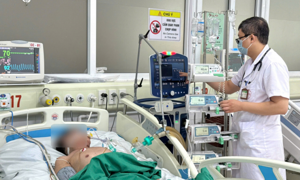 Nhiều người mắc c&uacute;m B nặng phải nhập viện