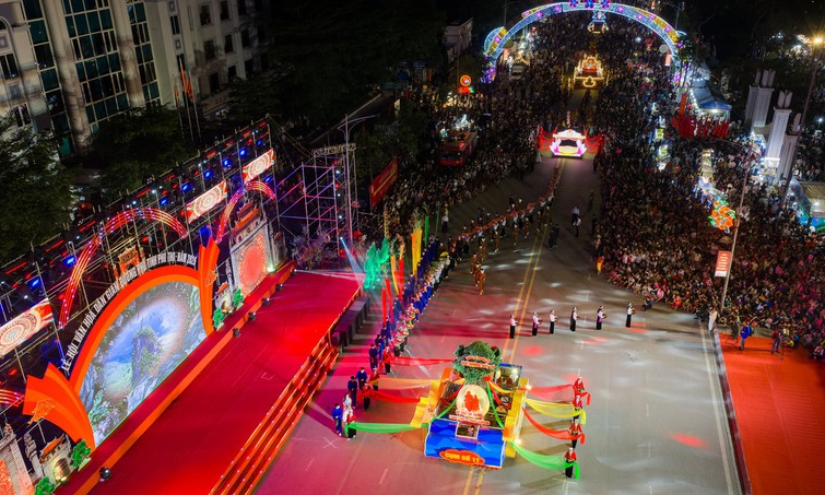 Hơn 1.500 nghệ nh&acirc;n, nghệ sĩ tham gia Lễ hội văn h&oacute;a d&acirc;n gian đường phố tại Đất Tổ