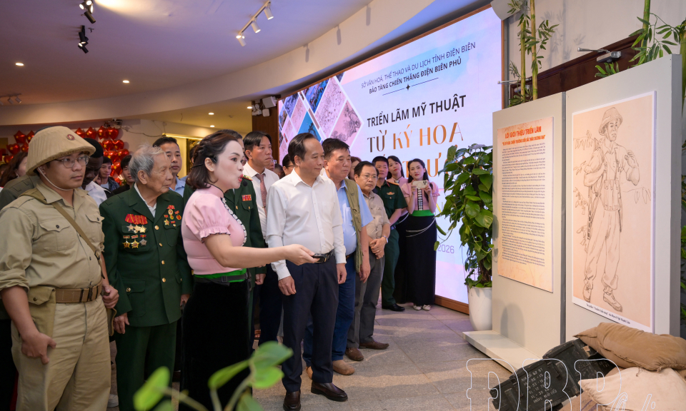 Khai mạc Triển l&atilde;m mỹ thuật &ldquo;Từ k&yacute; họa chiến trường đến sắc m&agrave;u đương đại&rdquo;