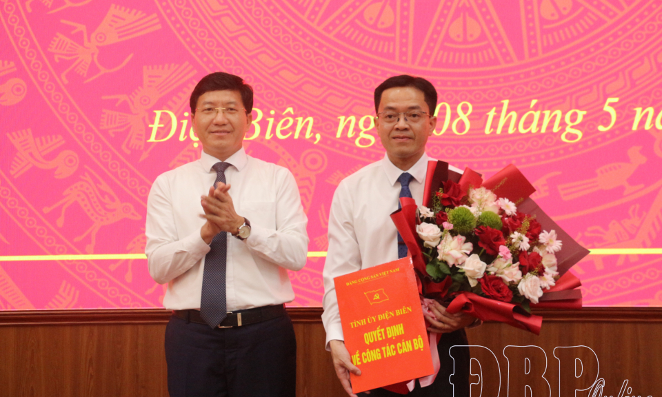 C&ocirc;ng bố quyết định của Ban Thường vụ Tỉnh ủy về việc điều động, bổ nhiệm Ch&aacute;nh Văn ph&ograve;ng Tỉnh ủy