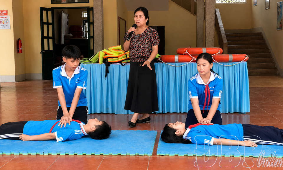 Ph&ograve;ng, chống đuối nước cho trẻ trong dịp h&egrave; 