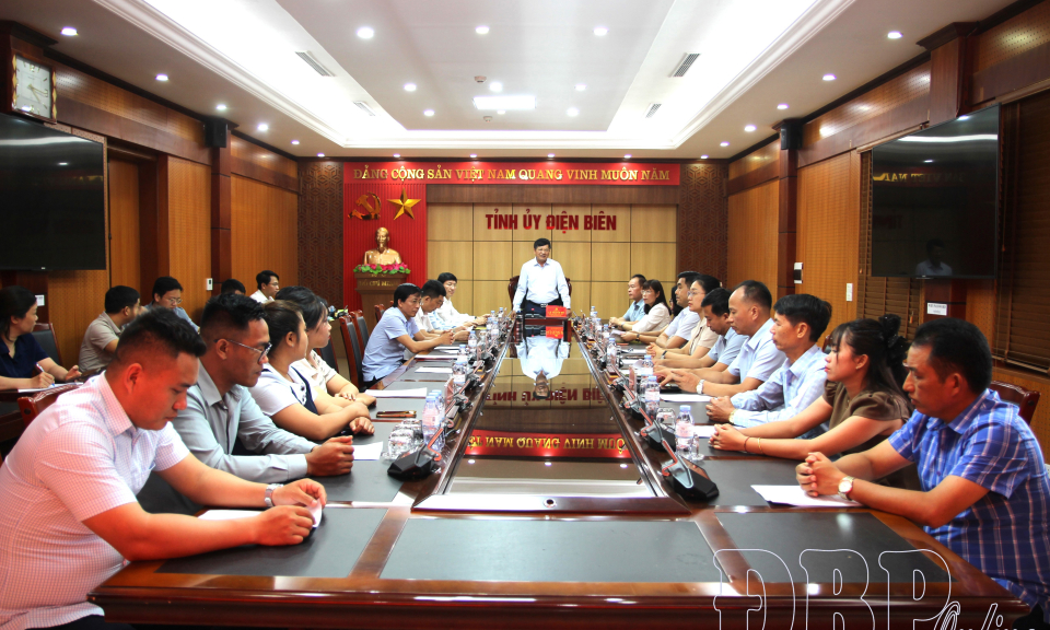 Gặp mặt Đo&agrave;n đại biểu tỉnh dự Đại hội đại biểu to&agrave;n quốc Mặt trận Tổ quốc Việt Nam lần thứ XI