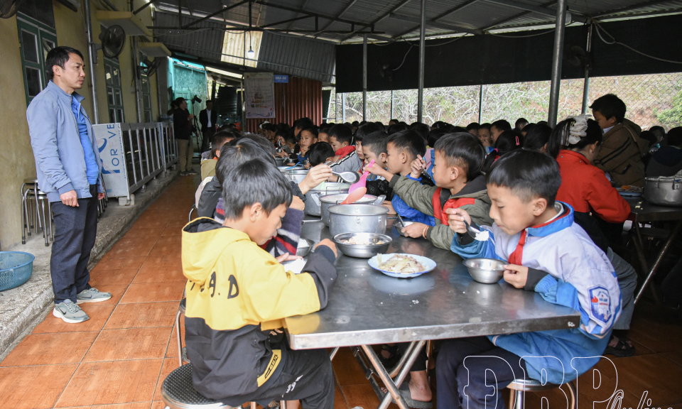 &ldquo;Gần hơn những con đường đến trường&rdquo;