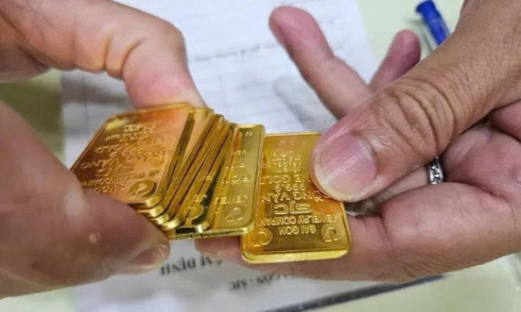 Gi&aacute; v&agrave;ng h&ocirc;m nay (trưa 11/5): Gi&aacute; v&agrave;ng trong nước giảm mạnh