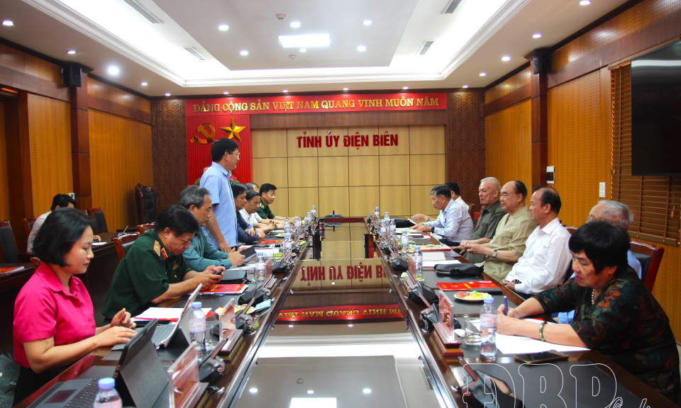 Thường trực Tỉnh ủy l&agrave;m việc với đo&agrave;n Ban Li&ecirc;n lạc Hội c&aacute;n bộ Lai Ch&acirc;u - Điện Bi&ecirc;n