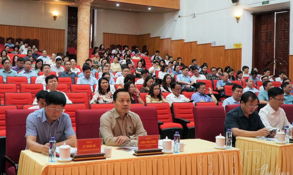 Hội nghị học tập, qu&aacute;n triệt, tuy&ecirc;n truyền, triển khai thực hiện c&aacute;c văn bản mới của Trung ương, của tỉnh